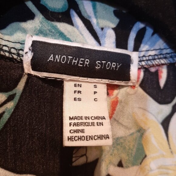 Another Story Floral Jumpsuit Short Sleeve Plunging Vneck Long Sleeve - Picture 8 of 12